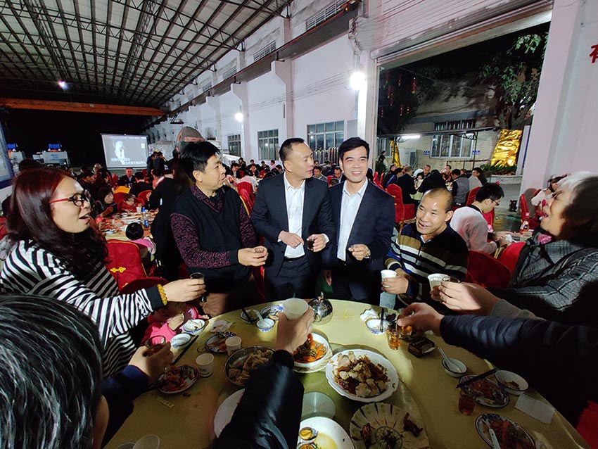 茄子影院成人污版家宴